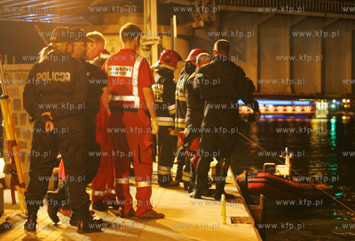 Szczecin. Okolo godz 00.20 samochod osobowy marki BMW...