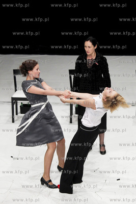 Gdansk. Teatr Wybrzeze. Prapremiera powiesci Marius...