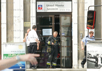 Ewakuacja Urzedu Miejskiego w Szczecinie. Powodem byl...