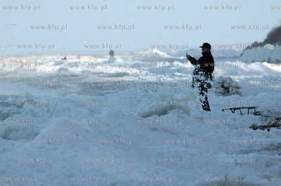 Oblodzona plaza w Kolobrzegu 
01.01.2011
fot Przemyslaw...