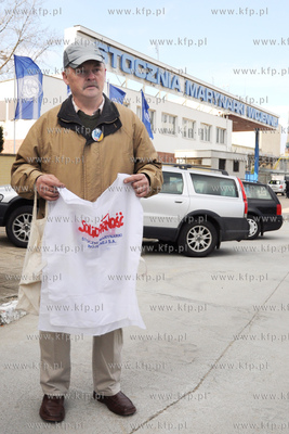W Stoczni Marynarki Wojennej SA w Gdyni odbyl sie wiec...