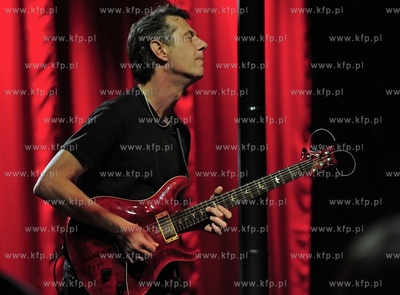 Hala Gdynia. Koncert Nigel Kennedy: Hendrix. Nz. Doug...