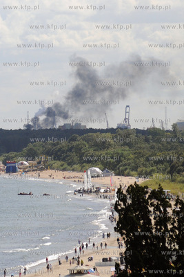 Pozar pustostanu na ulicy Hallera w Gdansku. Pozar...