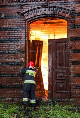 Pozar zabytkowego mlyna w Starogardzie Gdanskim. 26.05.2013...