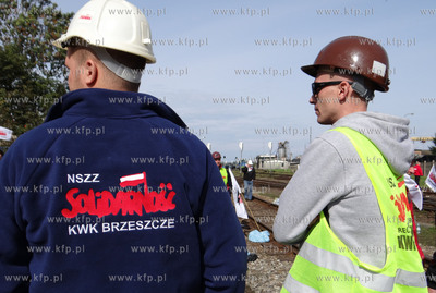 Braniewo. Grupa gornikow ze Slaska zablokowala pociagi...