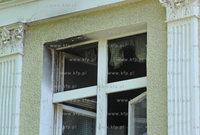 Sopot, ul. 1 Maja 5a. Okolo godziny 16 powstal pozar...