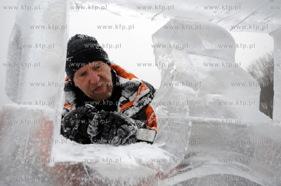 Gdynia, Bulwar Nadmorski. Festiwal rzezb lodowych....