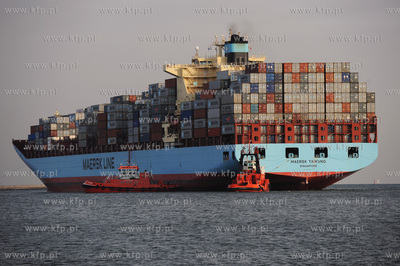 Do terminala kontenerowego DCT GDANSK S.A. wplynal...