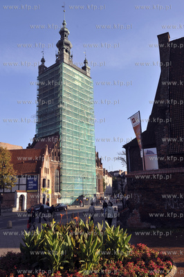 Gdansk - nz konserwacja elewacji na kosciele sw Katarzyny...