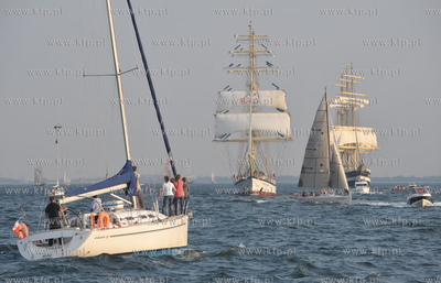 Wielka parada zaglowcow po Zatoce Gdanskiej na zakonczenie...