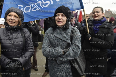 Pikieta opozycji przed biurami posłów PiS na Targu...