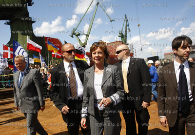 Stocznia Gdansk. Wizyta komisarz UE Neelie Kroes ds....