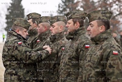 Uroczystosc powitania zolnierzy 49. Bazy Lotniczej...