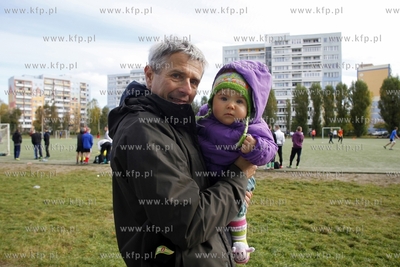 Gdansk Zaspa. Pilkarski turniej dzikich druzyn Do przerwy...