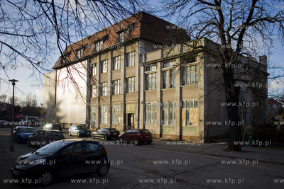 Gdańsk Oliwa. Budynek byłej przychodni przy al. Grunwaldzkiej...
