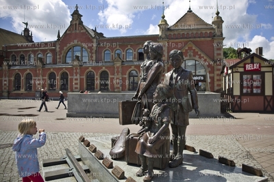 Nieznany sprawca próbował ukraść jedną z postaci...