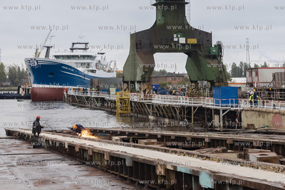 Gdańsk. Wodowanie statku rybackiego Hákon w Karstensen...