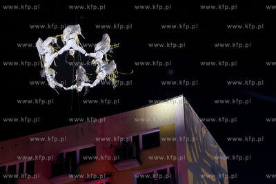 100 - lecie Gdyni. Urodzinowy spektakl uliczny GDYNIA...