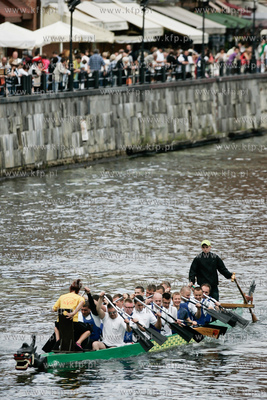 Gdansk. Motlawa.VI Charytatywne Regaty Smoczych Lodzi...