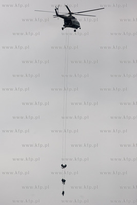 Gdynia. Skwer Kosciuszki. Festyn i pokazy zorganizowany...