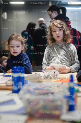 Gdynia. Infobox. Warsztaty plastyczne pt. Pocztowka...