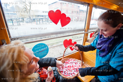 Gdansk. Walentynkowy tramwaj Konstal N z 1952 roku.
14.02.2014
fot....