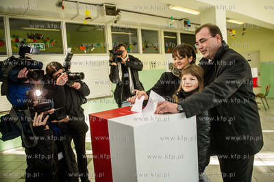 Druga tura wyborow samorzadowych. Obwodowa Komisja...