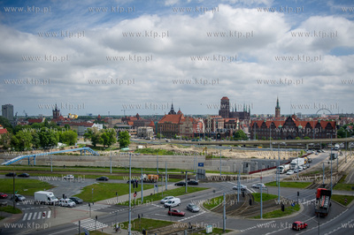 Gdansk. Budowa kompleksu uslugowo - handlowego Forum...