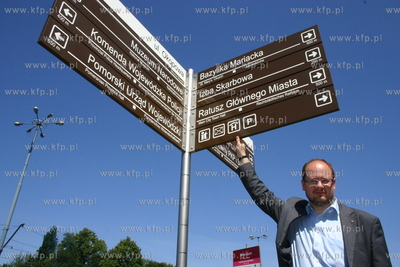 W Gdansku nastapi wymiana tablic z nazwami ulic i numerami...