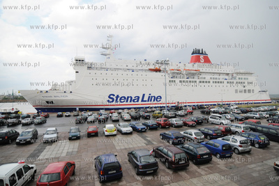 Prom Stena zacumowany przy Skwerze Kosciuszki w Gdyni.
16.06.2008
Fot....