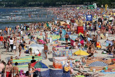Tlumy na kolobrzeskiej plazy.
08.08.2009
fot. Przemyslaw...