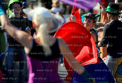 Gdansk. Parada karnawalowa grup kuglarskich z Trojmiasta...