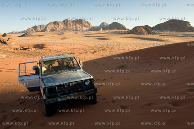 Wadi Rum Jordania NZ Pustynia Wadi Rum. Do poruszania...
