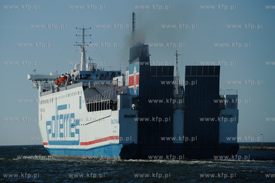 Gdansk Nowy Port. Kanal Motlawy. Prom Polferries Baltivia
03.06.2010
fot....