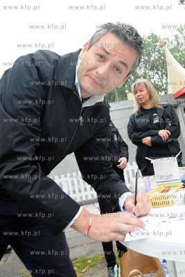 Podczas heppeningu "Zerwijmy lancuch" na Bulwarze Szwedzkim...