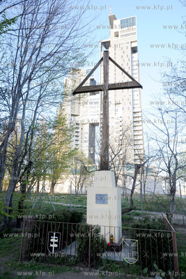 Krzyz Rybacki im. Tadeusza Wendy przy ul. Waszyngtona...