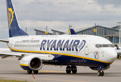 Gdansk,Rebiechowo. Nz. Boeing 737-800 linii Ryanair....