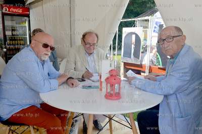 IV. Nadmorski Plener Czytelniczy Gdynia 2015. 55 oficyn...