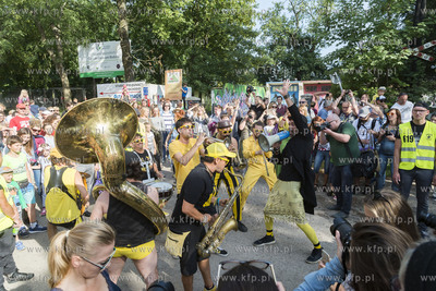 Gdańsk. Festiwal teatrów Ulicznych FETA. Always Drinking...