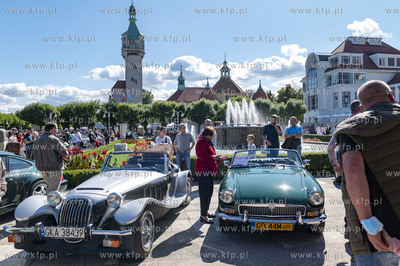 Sopot. 8. edycja pokazu klasycznych aut na skwerze...