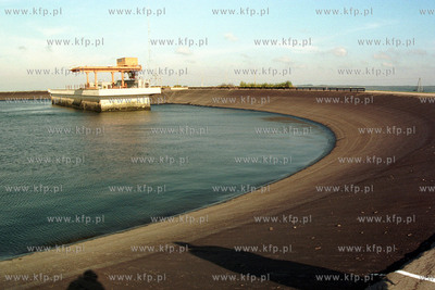 Zbiornik wodny elektrownii pompowo-szczytowej w Zarnowcu...