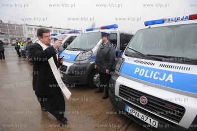 Komenda Miejska Policji w Gdyni. Nz uroczyste przekazanie...