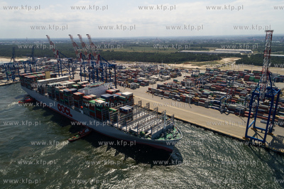 Do DCT Gdańsk zawinął największy kontenerowiec...
