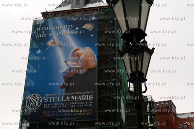 Katownia w Gdansku z reklama wydawnictwa Stella Maris.09.01.2003Fot...