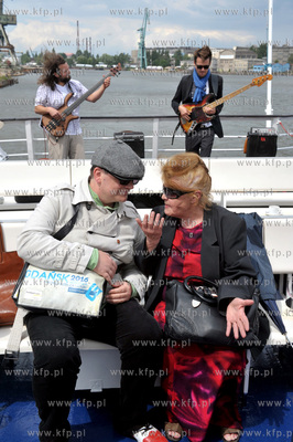 Rejs katamaranem ONYX po gdanskim porcie przedstawicieli...