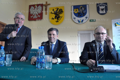 Wicepremier Janusz Piechocinski spotkal sie w Zukowie...