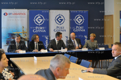 Port Gdynia. Prywatyzacja. Uroczyste podpisanie umowy...