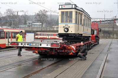 Gdansk - Zajezdnia Tramwajowa Wrzeszcz. Rozladunek...