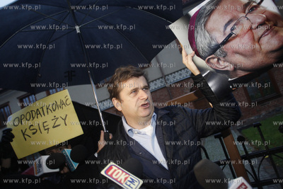 Gdansk. Posel Janusz Palikot  podczas manifestacji...