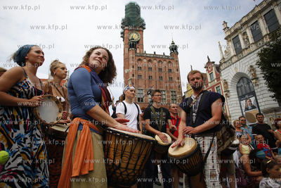 Gdansk. Festiwal Szekspirowski. Dziecieca parada festiwalowa...
